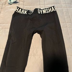 Gym shark leggings.